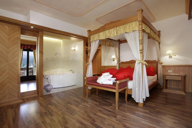 Cavallino Lovely Hotel Андало Екстериор снимка